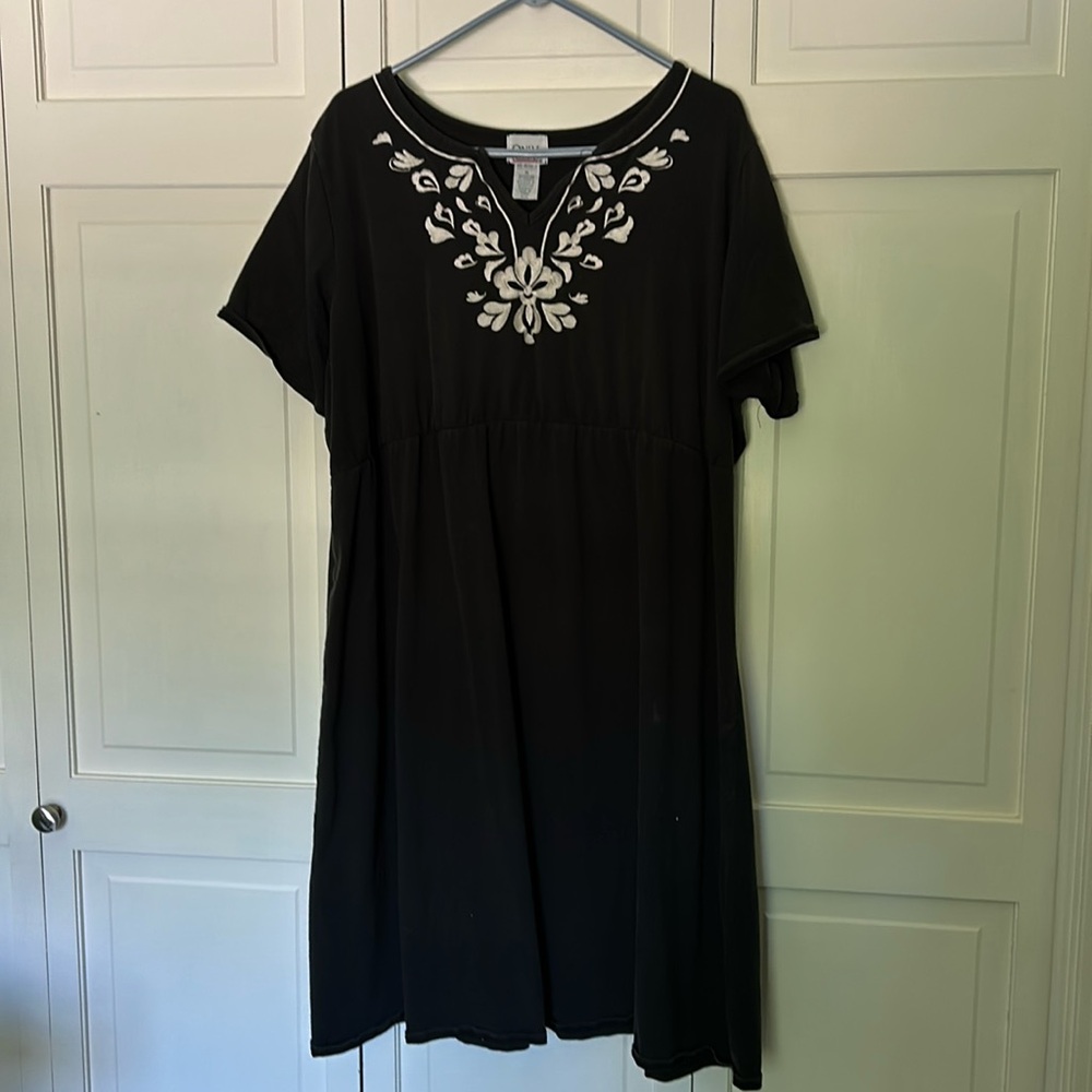 Only Necessities Black Dress/Coverup with White Embroidered Design -Size 1X/2X